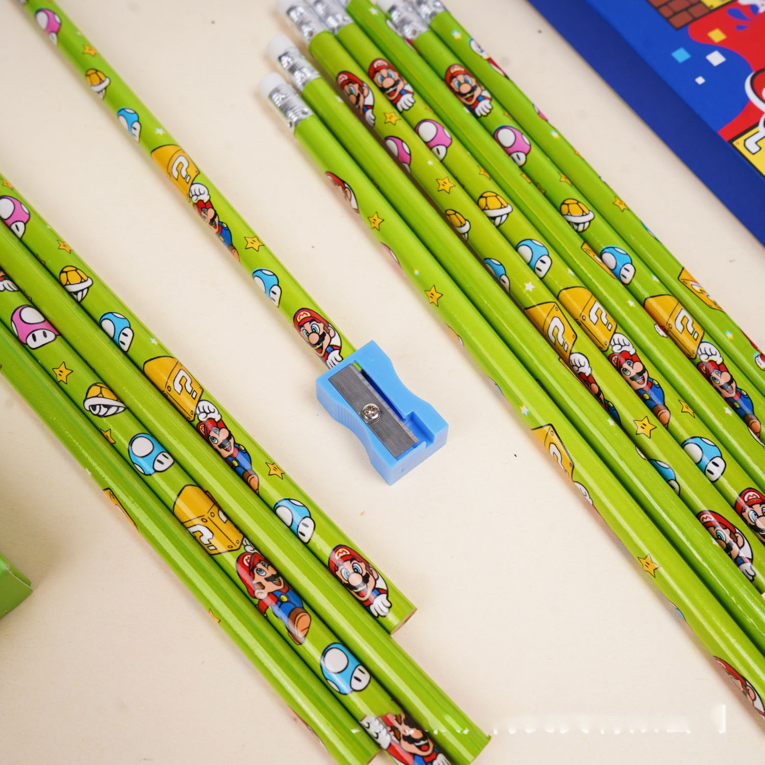 Super Mario element 2B pencil. - Stationery Office recension och pris