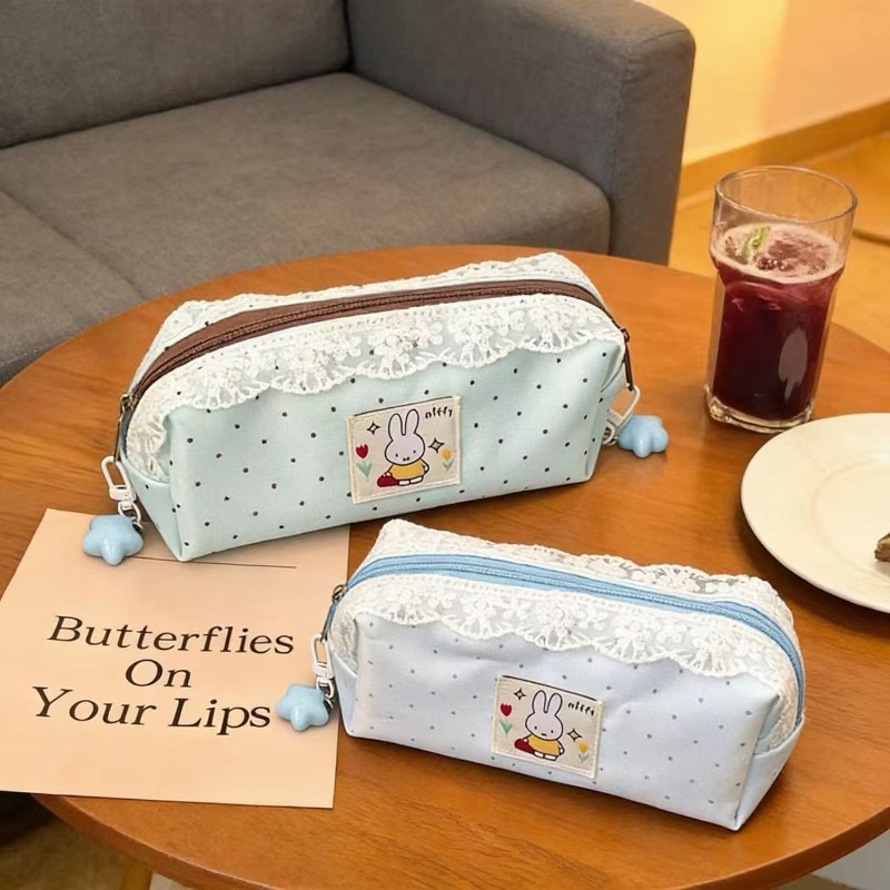 Minimalist Miffy Polka Dot Pen - Pencil Case Large recension och pris