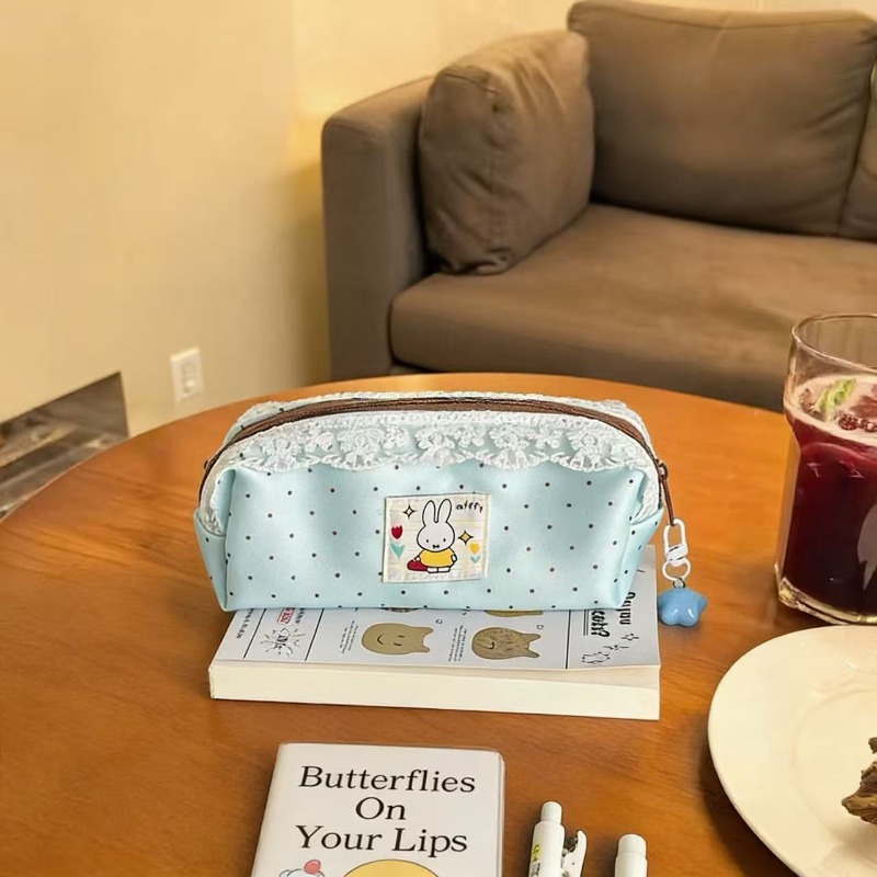 Minimalist Miffy Polka Dot Pen - Pencil Case Large recension och pris